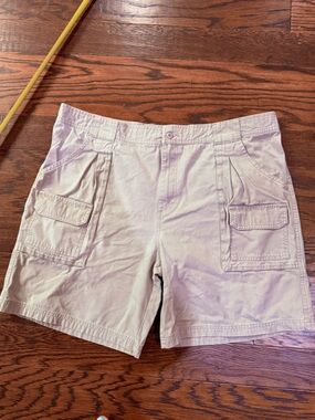 Men’s Cabelas size 40 tan Casual Cargo Pocket Shorts outdoors thick